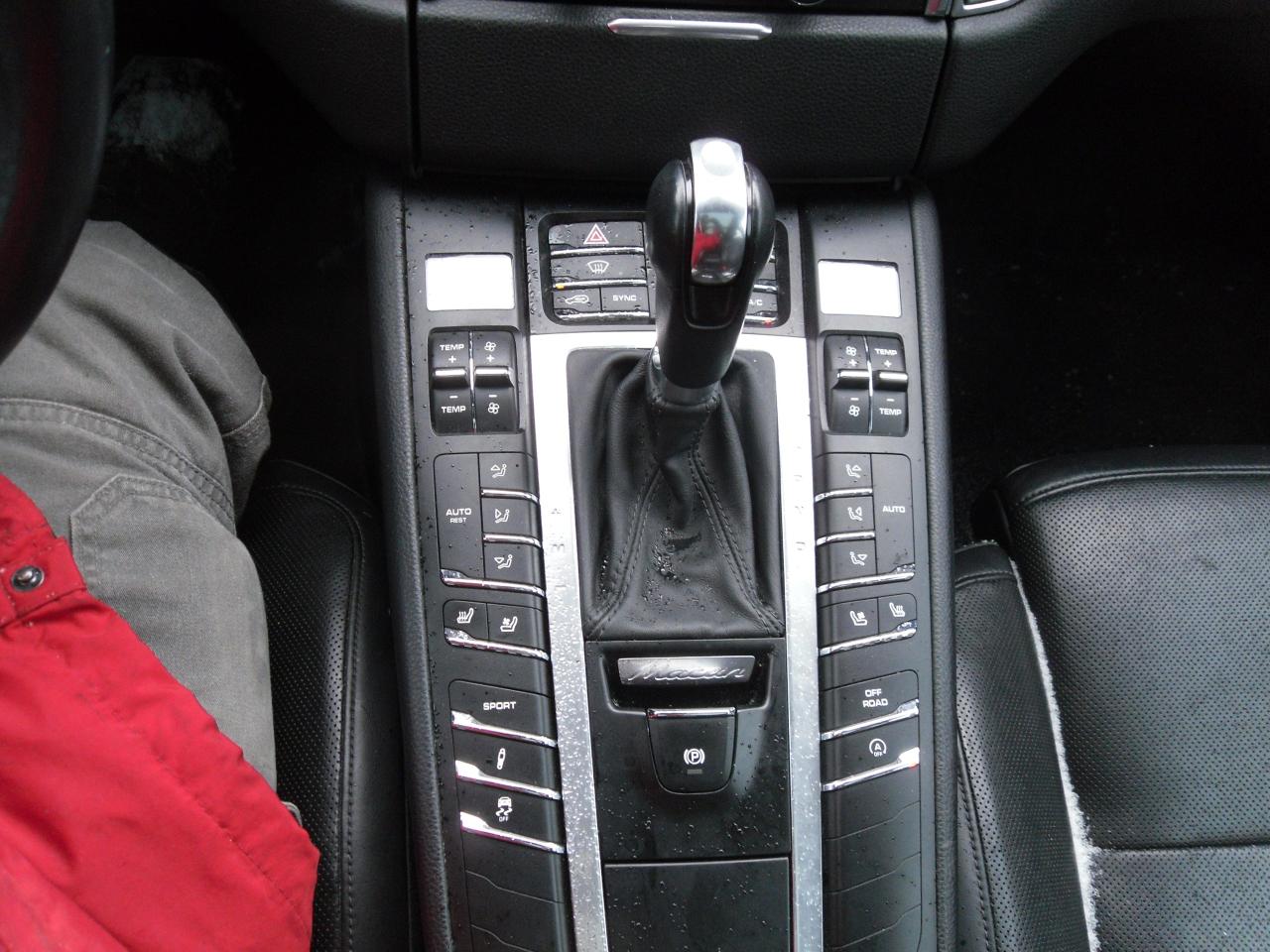 2015 Porsche Macan AWD 4dr S Photo