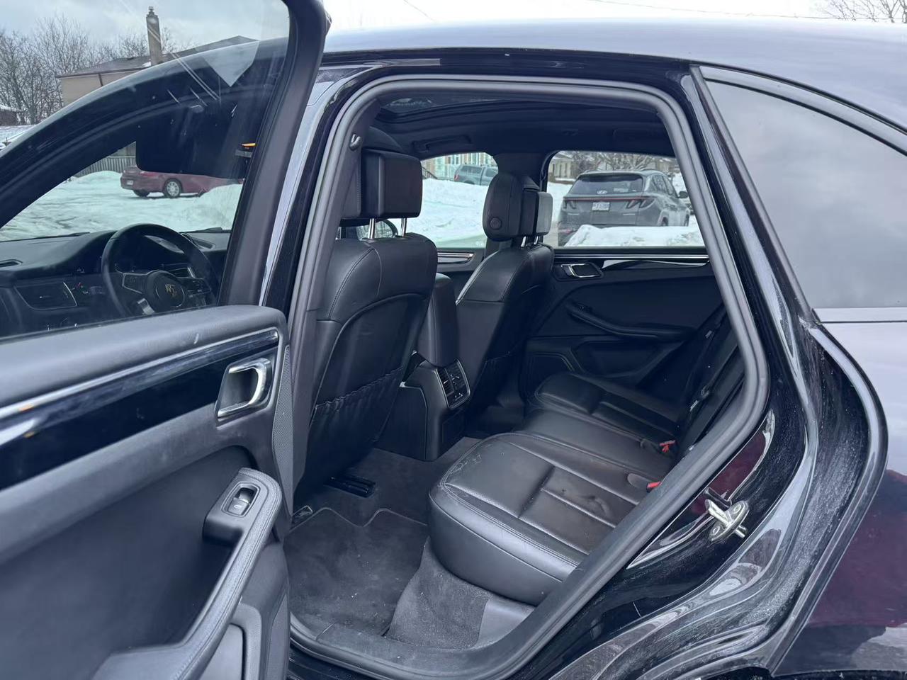 2015 Porsche Macan AWD 4dr S Photo