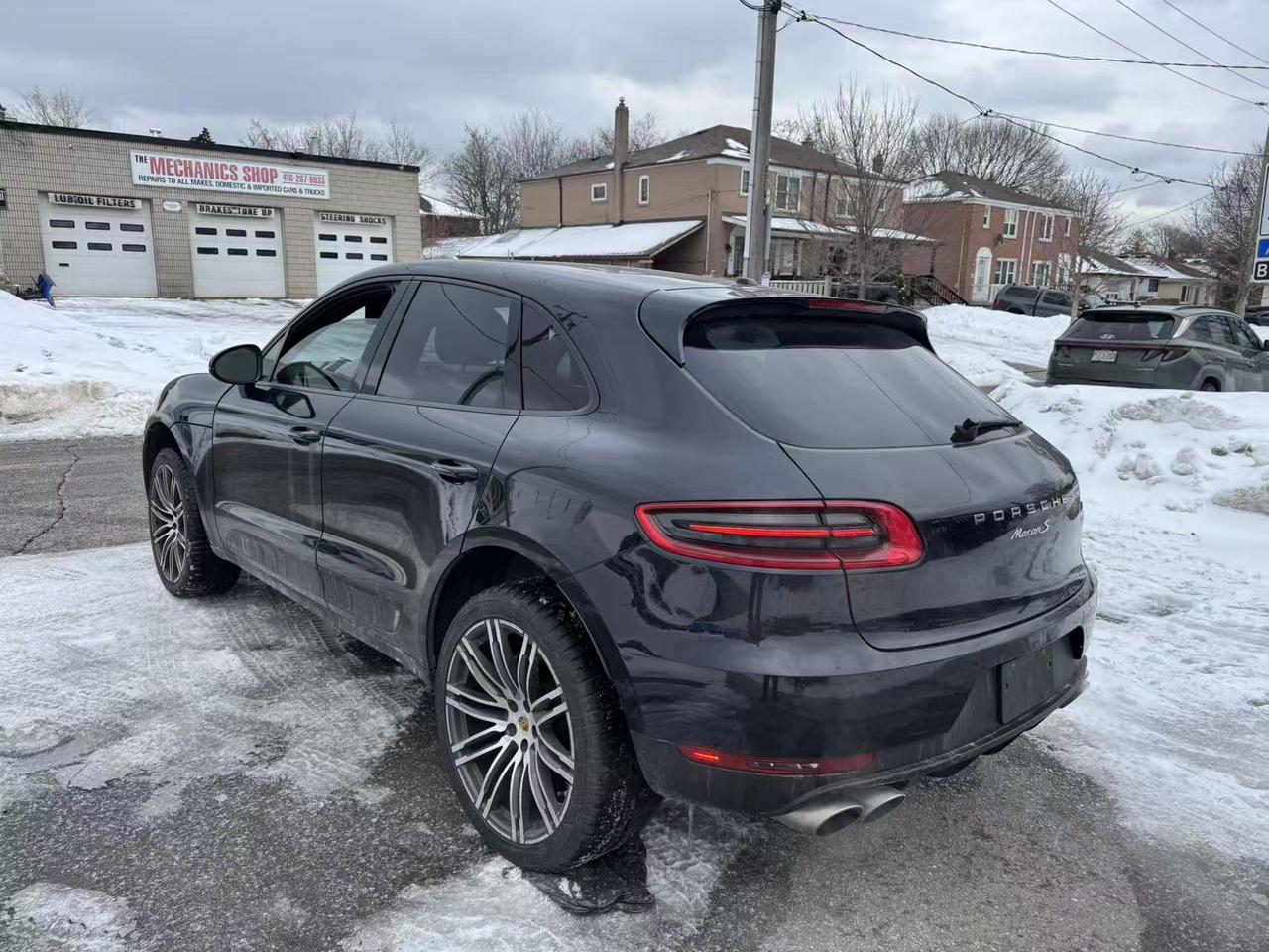 2015 Porsche Macan AWD 4dr S Photo