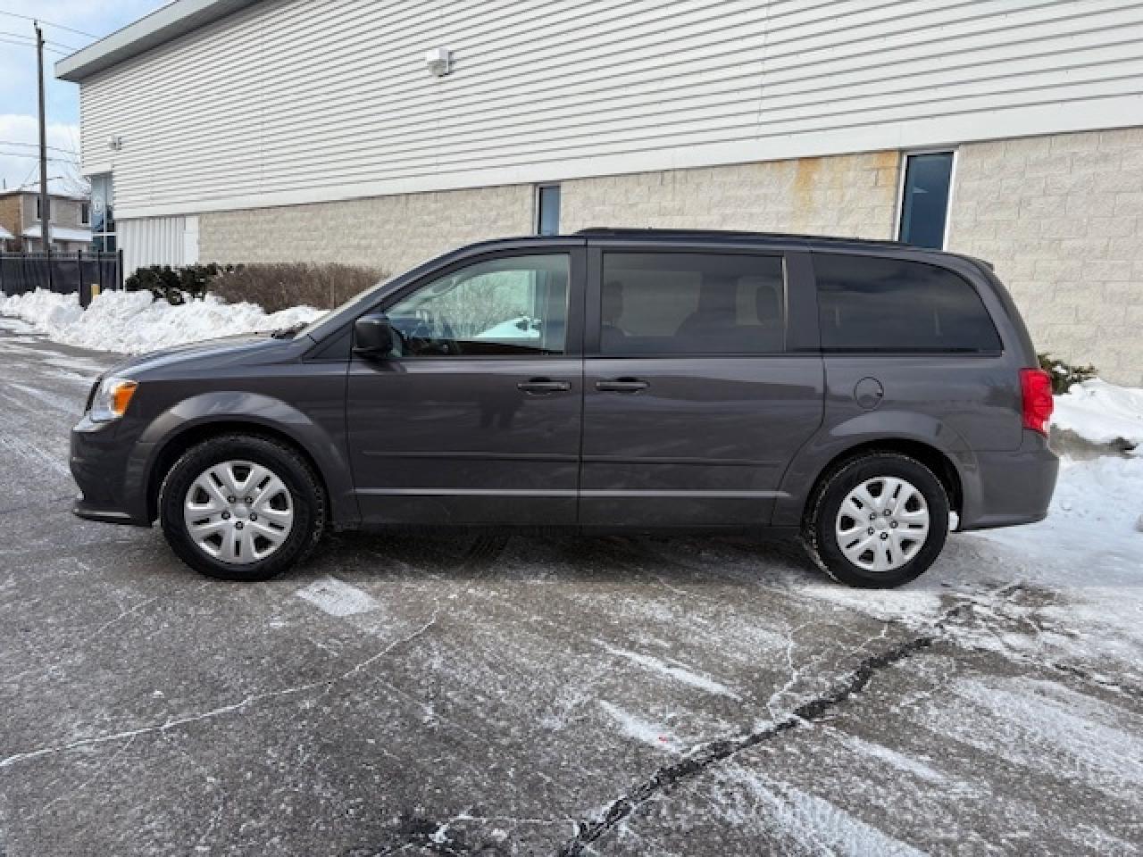 2017 Dodge Grand Caravan SXT **ONLY 84,000KM-1 OWNER-STOW N GO** Photo