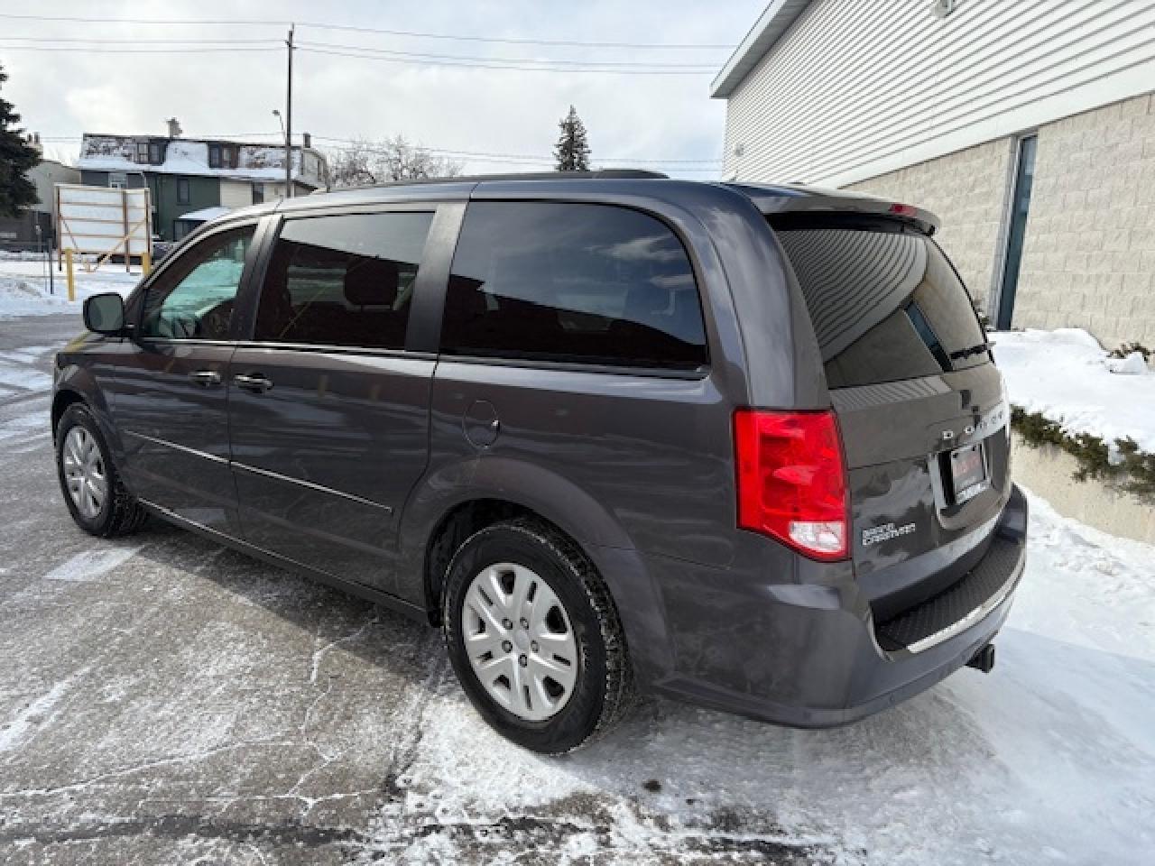 2017 Dodge Grand Caravan SXT **ONLY 84,000KM-1 OWNER-STOW N GO** Photo2