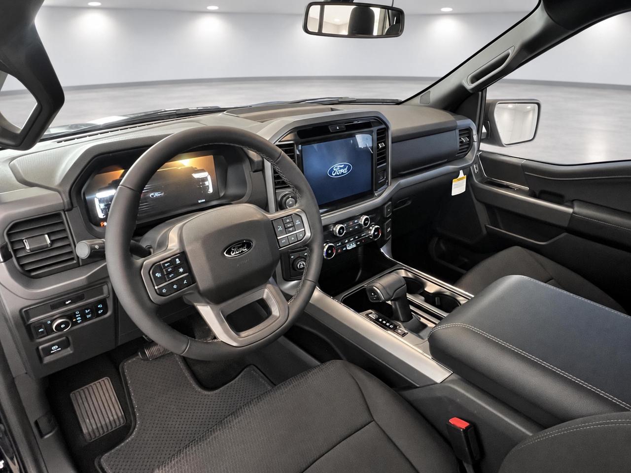 2026 Ford F-150 XLT Photo3