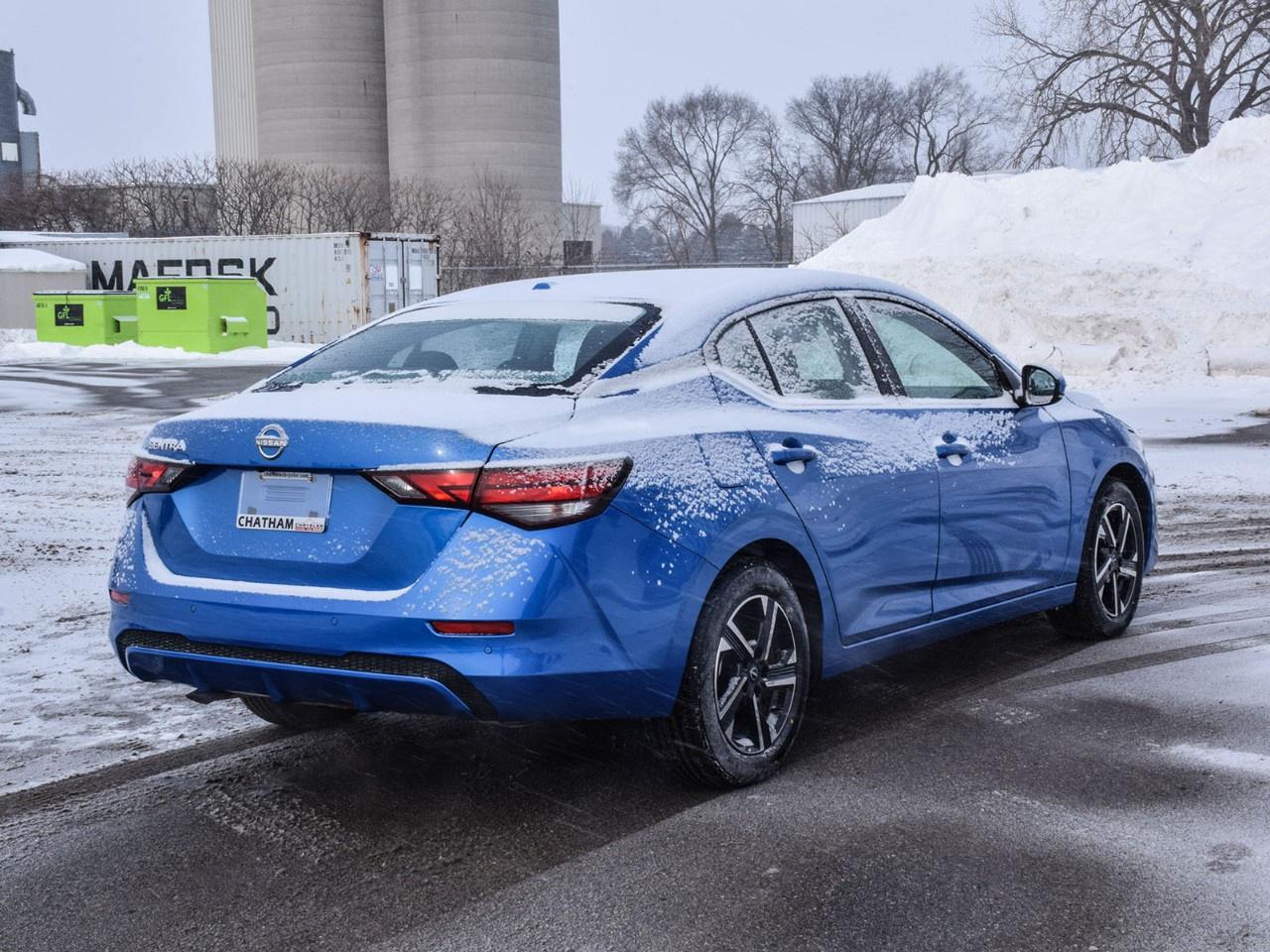 2025 Nissan Sentra SV CVT Photo