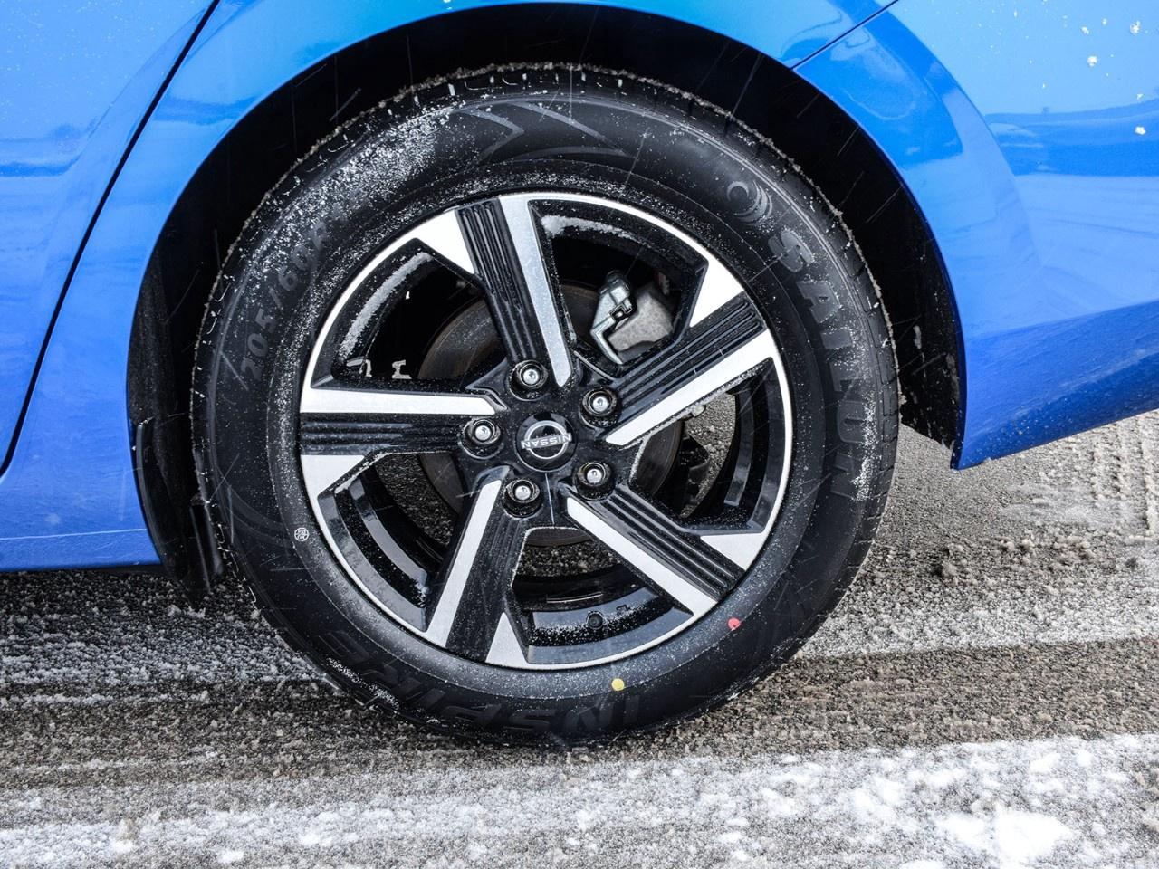 2025 Nissan Sentra SV CVT Photo