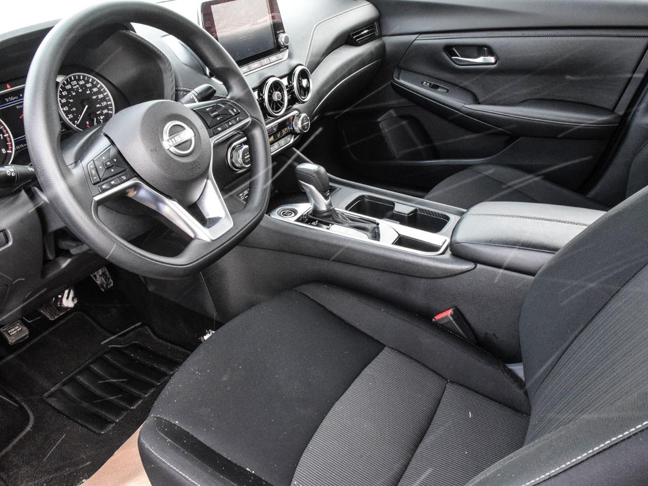 2025 Nissan Sentra SV CVT Photo