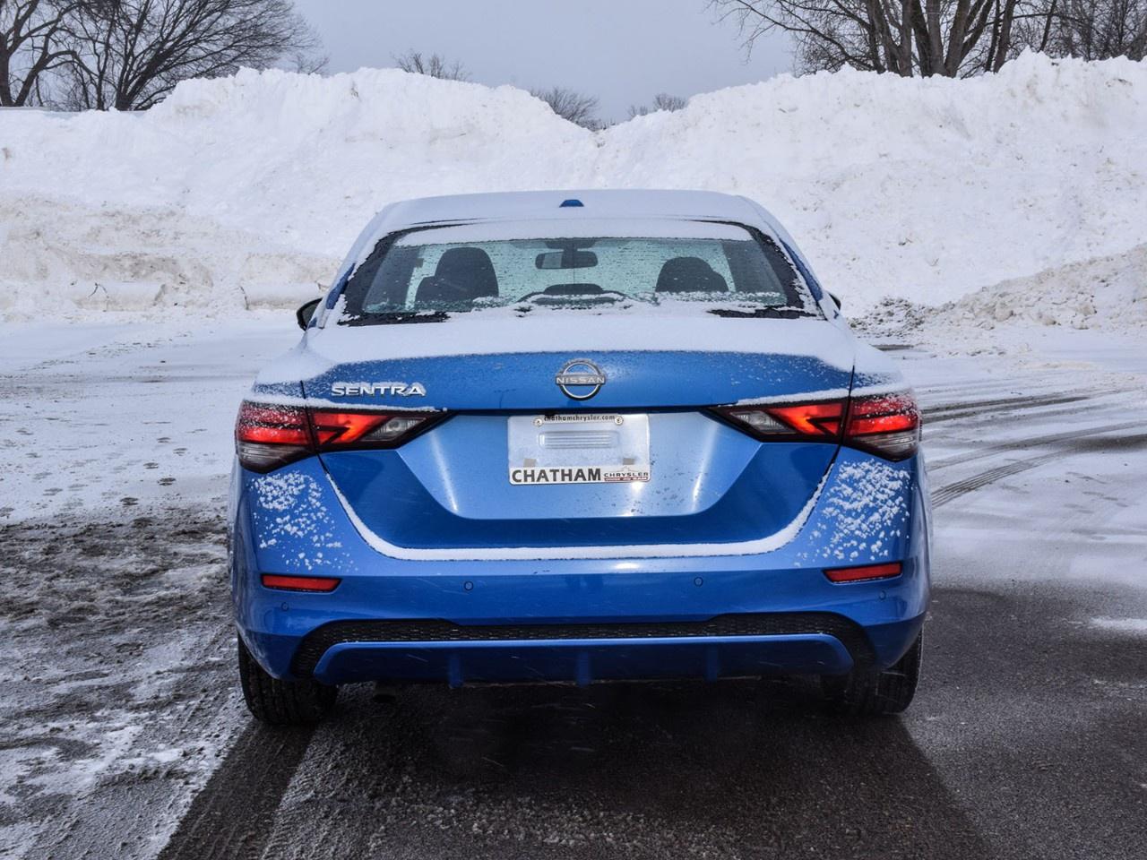 2025 Nissan Sentra SV CVT Photo2