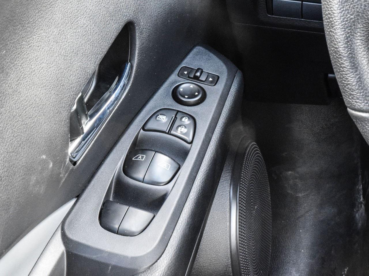 2024 Nissan Kicks SR FWD Photo