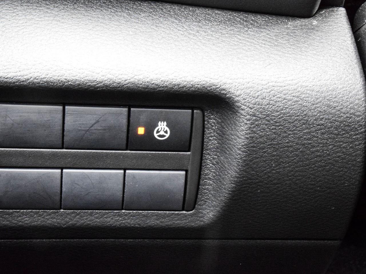 2024 Nissan Kicks SR FWD Photo