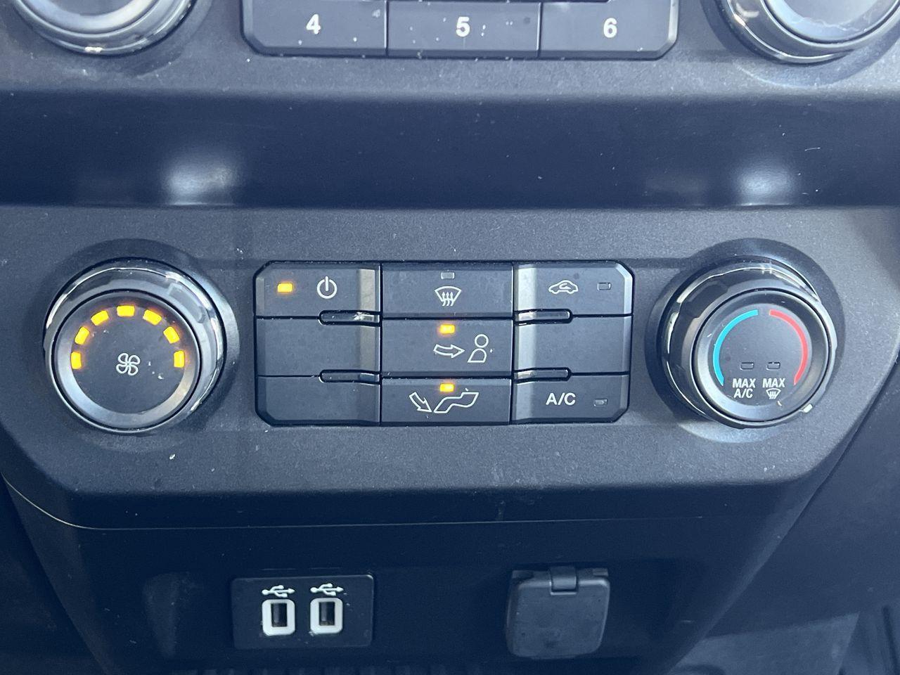 2020 Ford F-150 XLT 4X4, BACK UP CAMERA, SIRIUS XM, POWER WINDOWS!! Photo