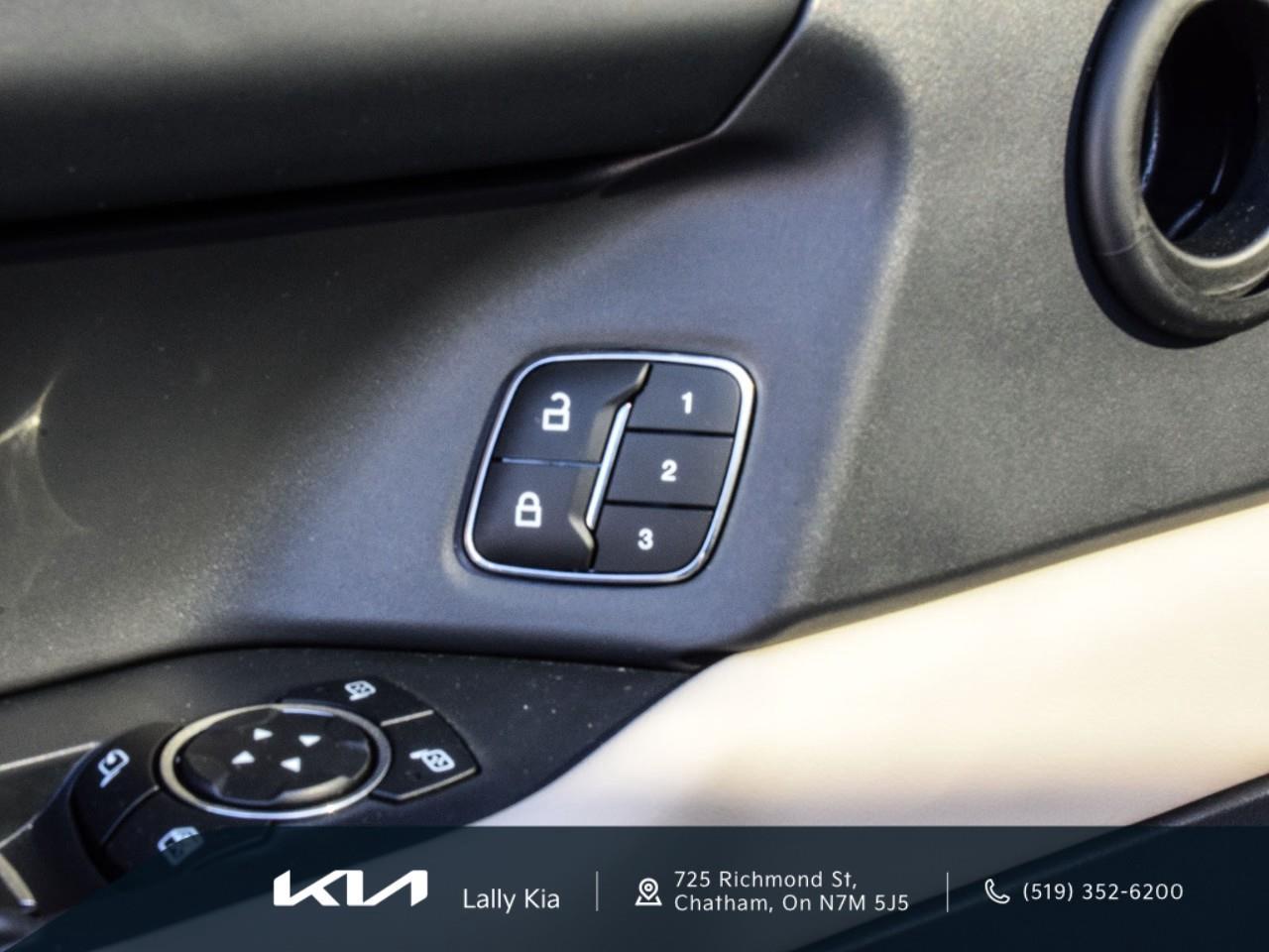 2023 Ford Expedition Max Platinum New Arrival | Local Trade | Clean CarFax | Loaded Photo