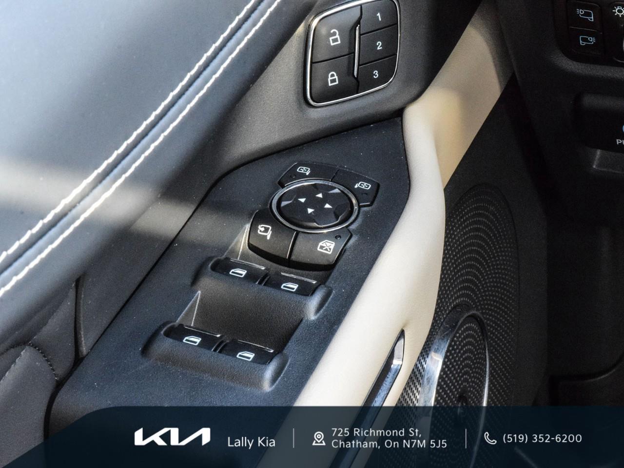 2023 Ford Expedition Max Platinum New Arrival | Local Trade | Clean CarFax | Loaded Photo