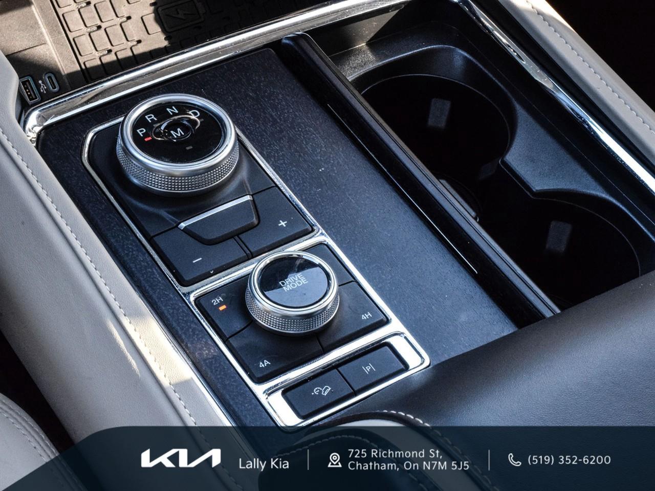 2023 Ford Expedition Max Platinum New Arrival | Local Trade | Clean CarFax | Loaded Photo