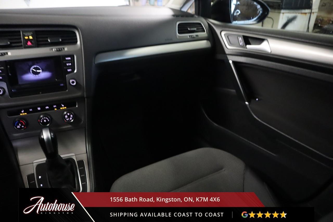 2017 Volkswagen Golf 1.8 TSI Comfortline REARVIEW CAMERA - TSI Photo