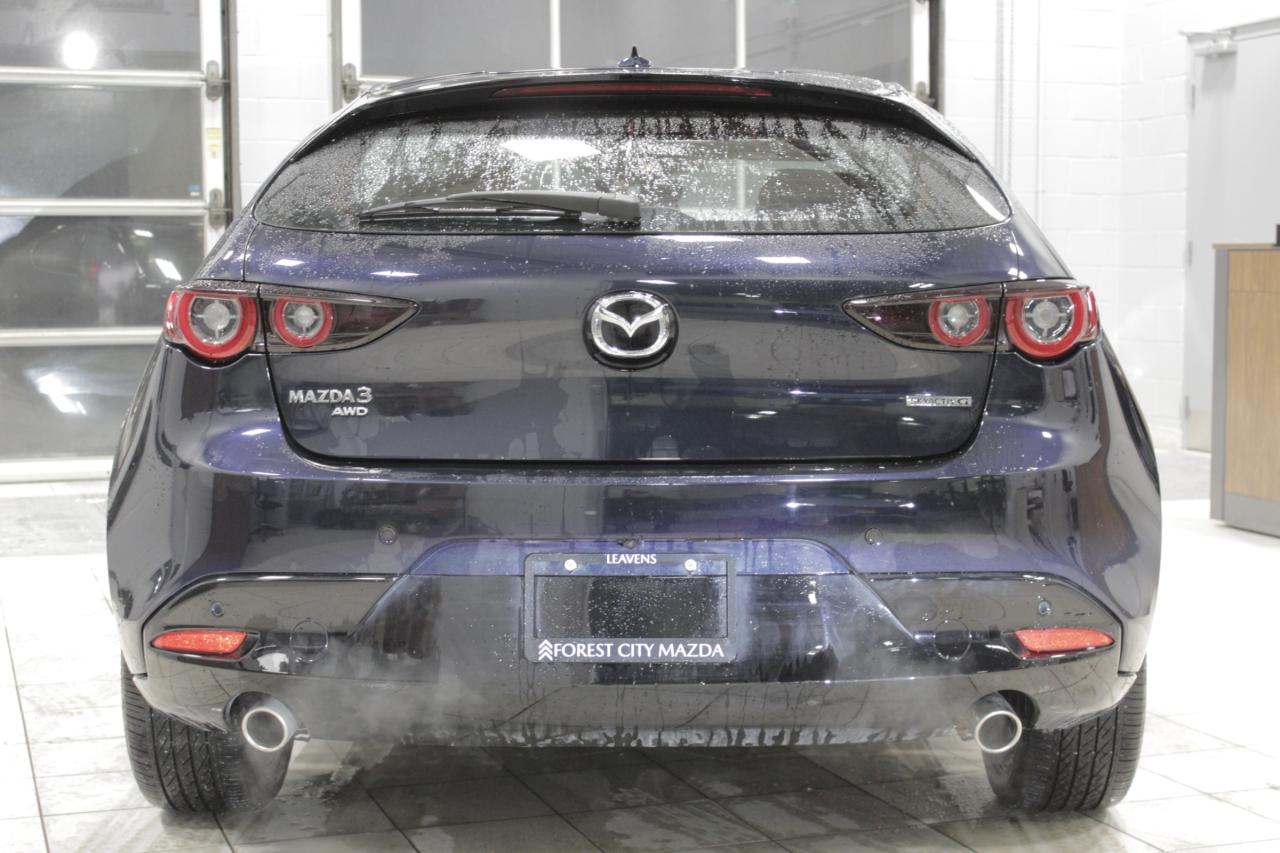 2023 Mazda MAZDA3 GT Photo