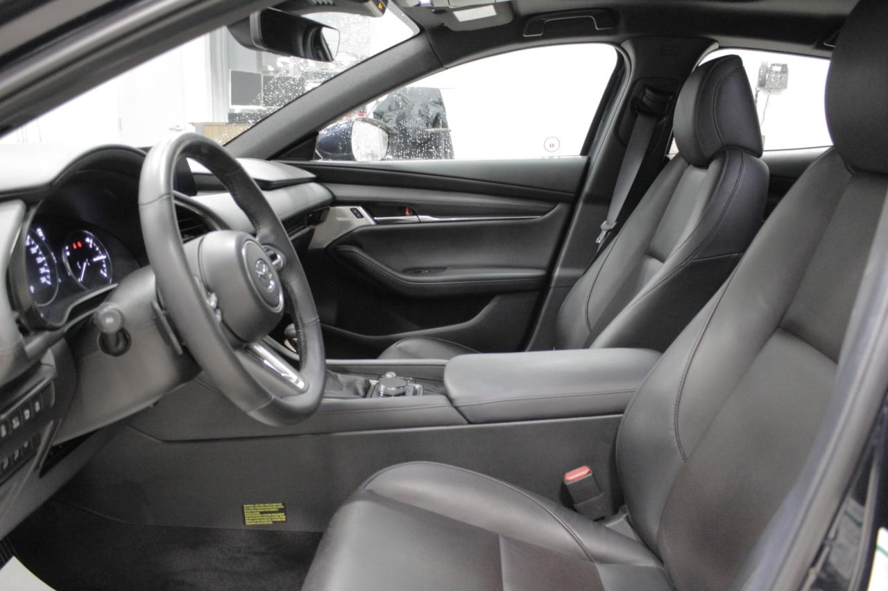 2023 Mazda MAZDA3 GT Photo