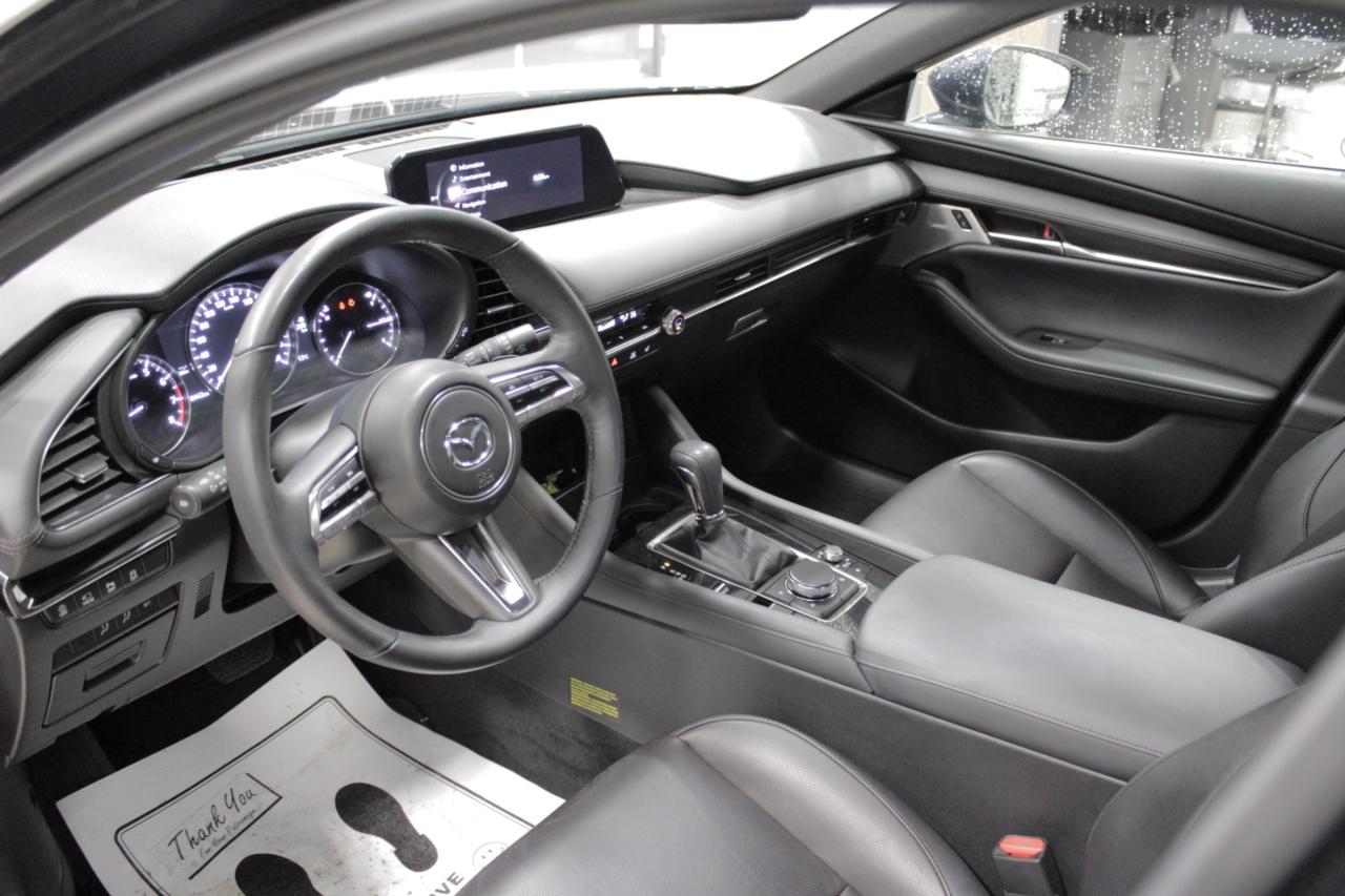 2023 Mazda MAZDA3 GT Photo