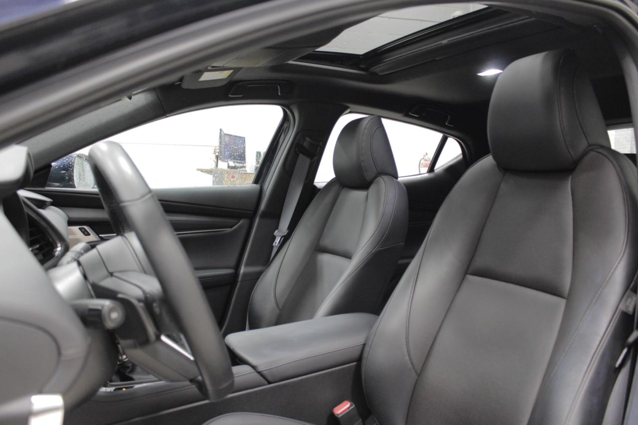 2023 Mazda MAZDA3 GT Photo