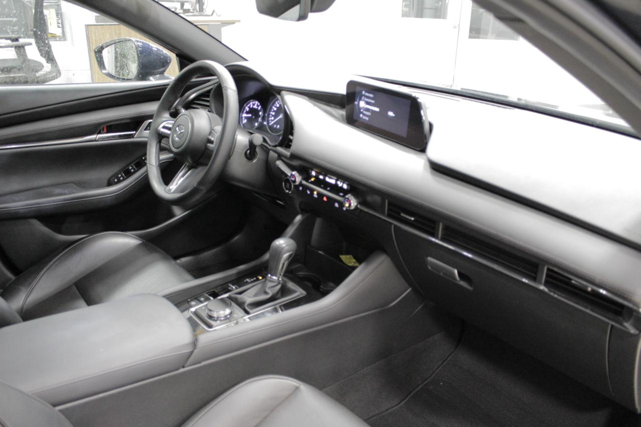 2023 Mazda MAZDA3 GT Photo