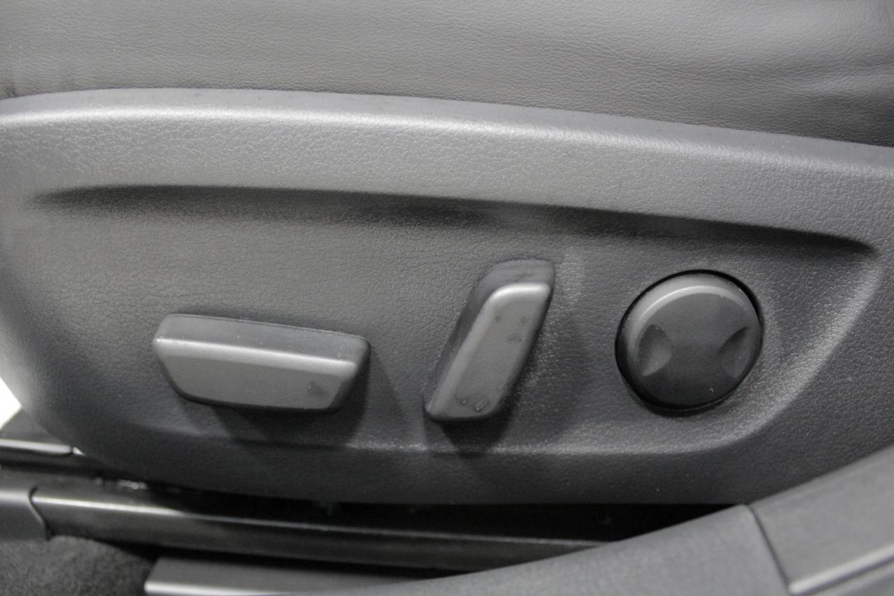 2023 Mazda MAZDA3 GT Photo