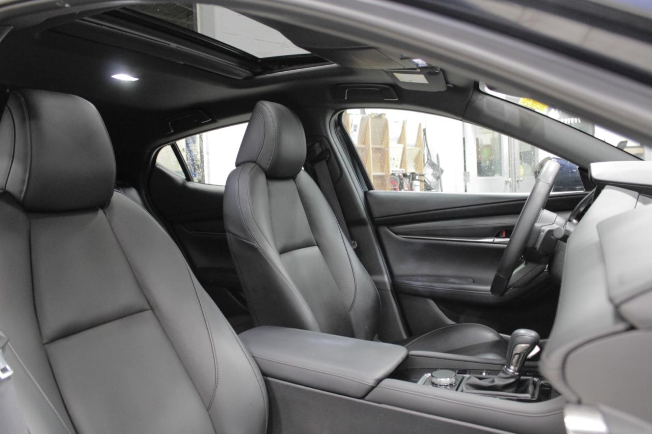 2023 Mazda MAZDA3 GT Photo