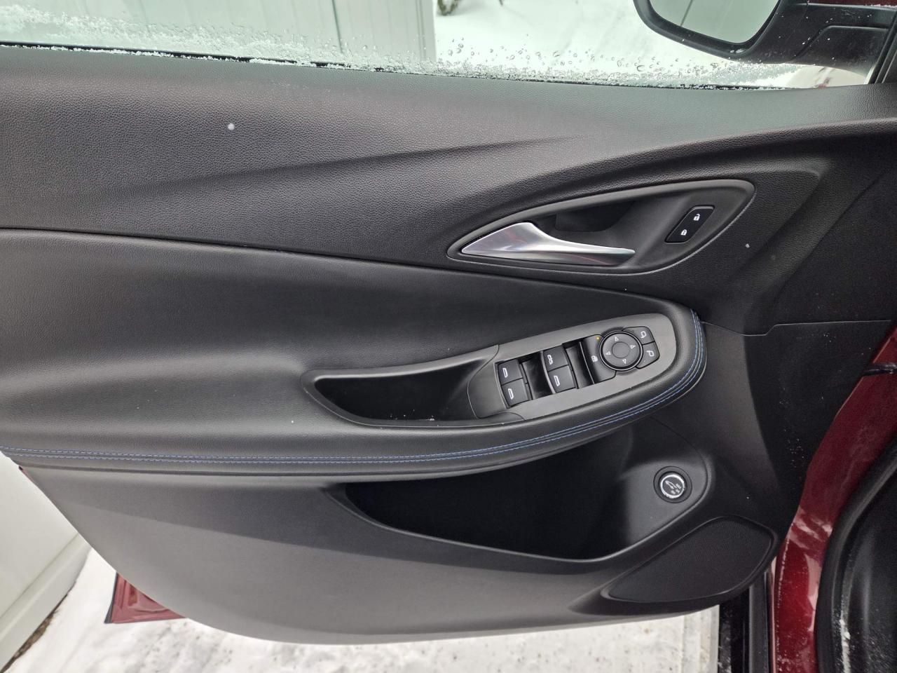 2025 Buick Encore GX Sport Touring Leather | Sunroof | Tech Pkg | 19" Wheels Photo