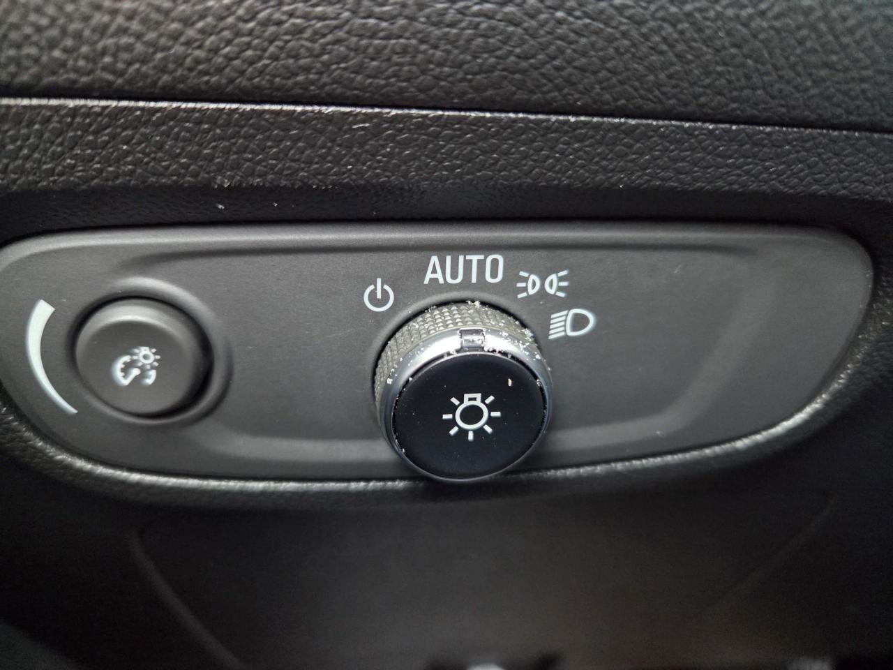 2025 Buick Encore GX Sport Touring Leather | Sunroof | Tech Pkg | 19" Wheels Photo