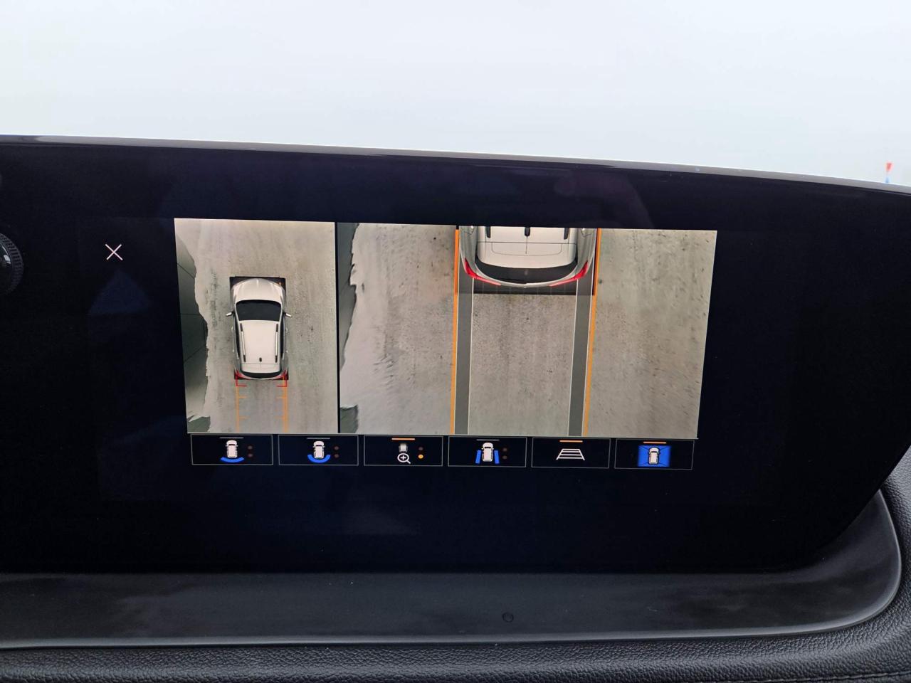 2025 Buick Encore GX Sport Touring Leather | Sunroof | Tech Pkg | 19" Wheels Photo