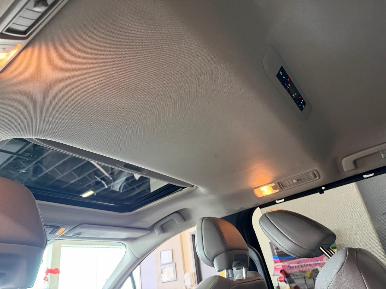 2025 Toyota Sienna HYBRID Photo