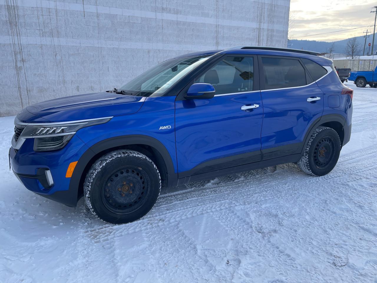 <p>Looking for a stylish and capable SUV thats ready for anything? Check out this used 2022 Kia Seltos SX Turbo, now available at Carpages.ca! This compact SUV is packed with features and offers a thrilling driving experience, perfect for navigating city streets or exploring the open road. With only 75,334 KM on the odometer, this Seltos is ready for many more adventures.</p><p>&nbsp;</p><p>This Seltos SX Turbo is loaded with premium features designed to enhance your comfort, safety, and convenience. From its sleek exterior design to its well-appointed interior, this SUV is sure to impress. The SX Turbo trim offers a powerful engine and all-wheel drive, providing confident handling in all weather conditions. Dont miss your chance to own this exceptional Kia Seltos!</p><p>&nbsp;</p><p>Here are five standout features that make this 2022 Kia Seltos SX Turbo a must-see:</p><p><br><br></p><ul><li><strong>HEAD-UP DISPLAY:</strong> Stay informed and focused on the road with vital information projected directly onto the windshield.</li></ul><p>&nbsp;</p><ul><li><strong>Heated & Air-Cooled Front Bucket Seats:</strong> Experience ultimate comfort with seats that can warm you up in the winter and cool you down in the summer.</li></ul><p>&nbsp;</p><ul><li><strong>Automatic Full-Time All-Wheel Drive:</strong> Conquer any road condition with confidence, thanks to the advanced all-wheel-drive system.</li></ul><p>&nbsp;</p><ul><li><strong>Smart Cruise Control with stop & go (SCC w/S&G):</strong> Enjoy a more relaxed and safer driving experience with this advanced cruise control system.</li></ul><p>&nbsp;</p><ul><li><strong>Express Open/Close Sliding And Tilting Glass 1st Row Sunroof:</strong> Let the sunshine in and enjoy the open air with the touch of a button.</li></ul><p><br><br></p><p><strong><em>Powered by AutoIntelligence&trade;</em></strong><br>Vehicle information has been generated using artificial intelligence and is provided for informational purposes only. While efforts are made to ensure accuracy, please confirm all details directly with the dealer.</p><p>&nbsp;</p>
