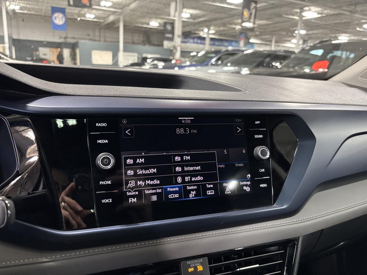 2024 Volkswagen Taos Comfortline|PANOROOF|LEATHER|CARPLAY|BACKUPCAM|+++ Photo