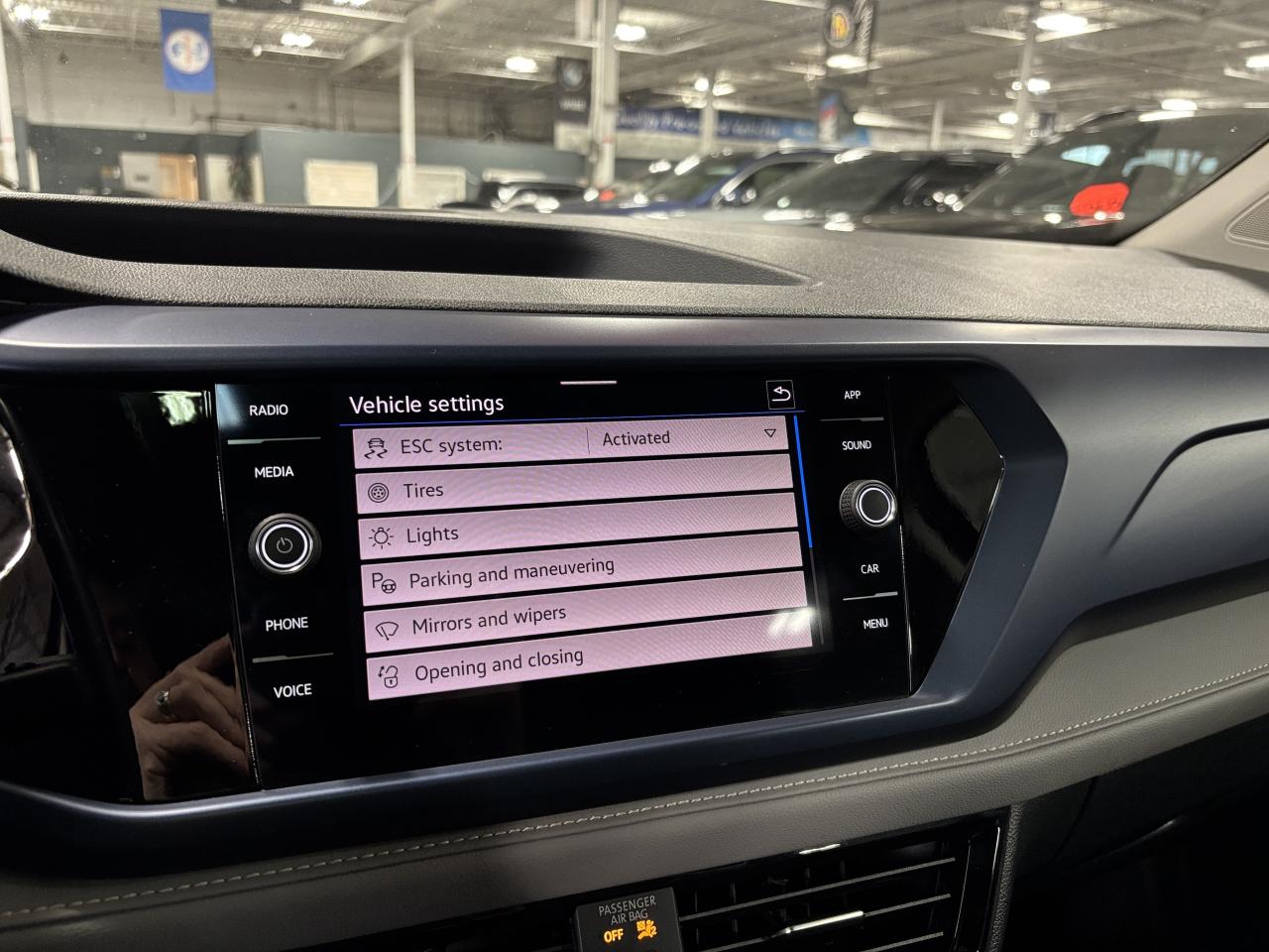 2024 Volkswagen Taos Comfortline|PANOROOF|LEATHER|CARPLAY|BACKUPCAM|+++ Photo