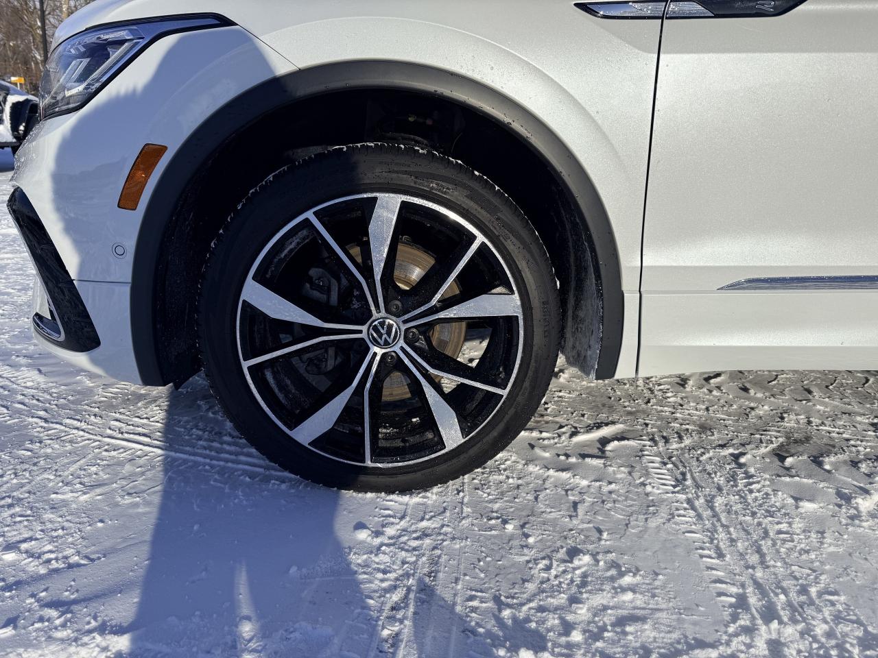 2023 Volkswagen Tiguan Highline R-Line 4MOTION | NAVIGATION | BLUETOOTH Photo