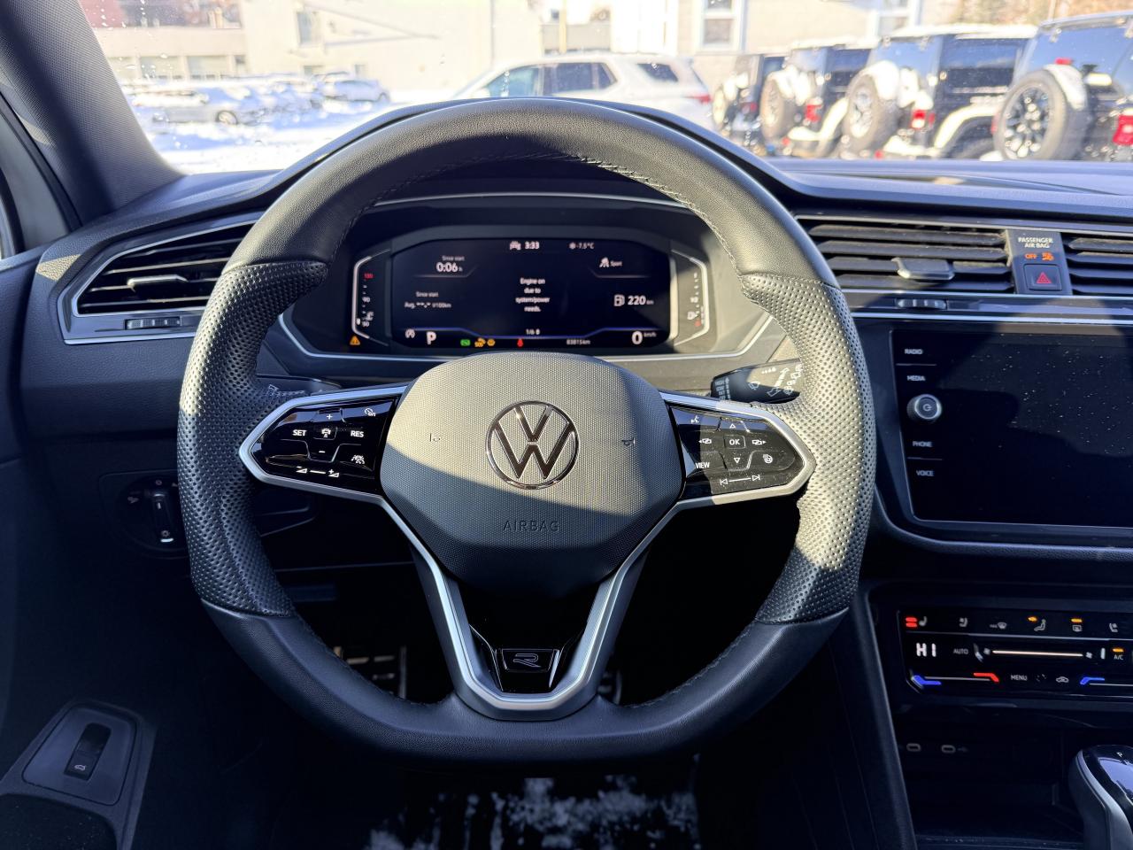 2023 Volkswagen Tiguan Highline R-Line 4MOTION | NAVIGATION | BLUETOOTH Photo