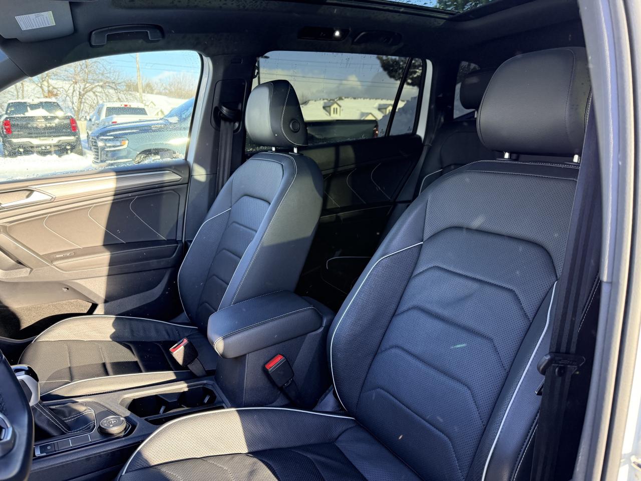 2023 Volkswagen Tiguan Highline R-Line 4MOTION | NAVIGATION | BLUETOOTH Photo