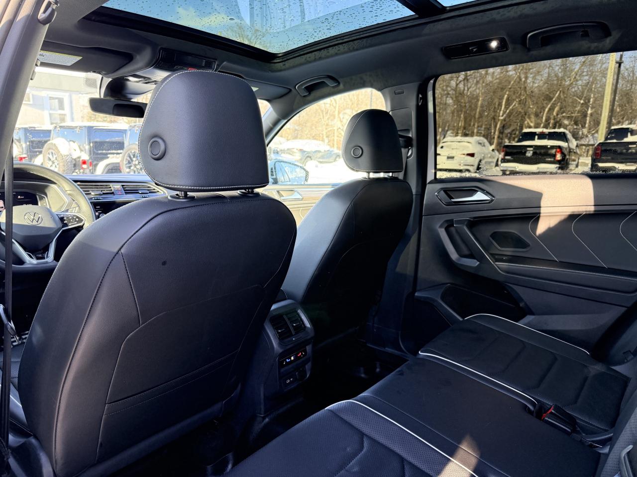 2023 Volkswagen Tiguan Highline R-Line 4MOTION | NAVIGATION | BLUETOOTH Photo