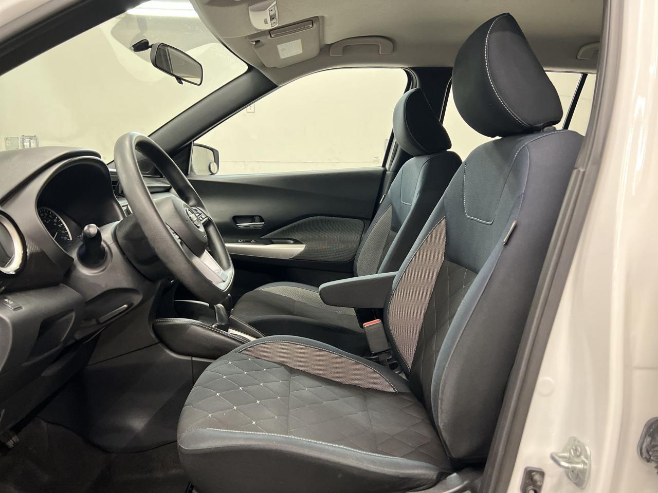 2018 Nissan Kicks SV AWD | ONLY 56,000KMS! | HTD SEATS | CARPLAY Photo