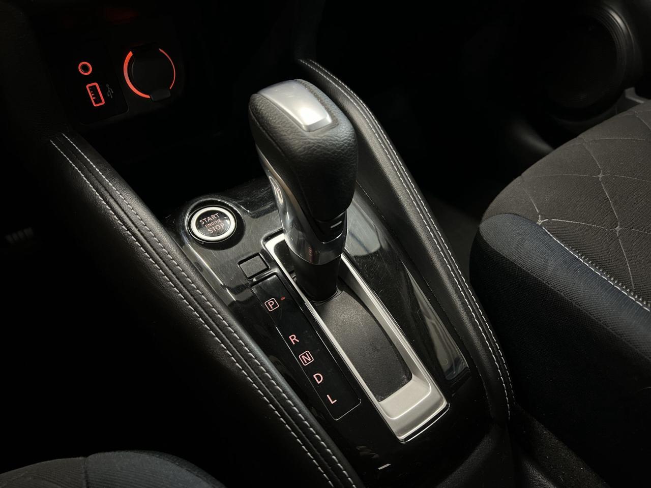 2018 Nissan Kicks SV AWD | ONLY 56,000KMS! | HTD SEATS | CARPLAY Photo