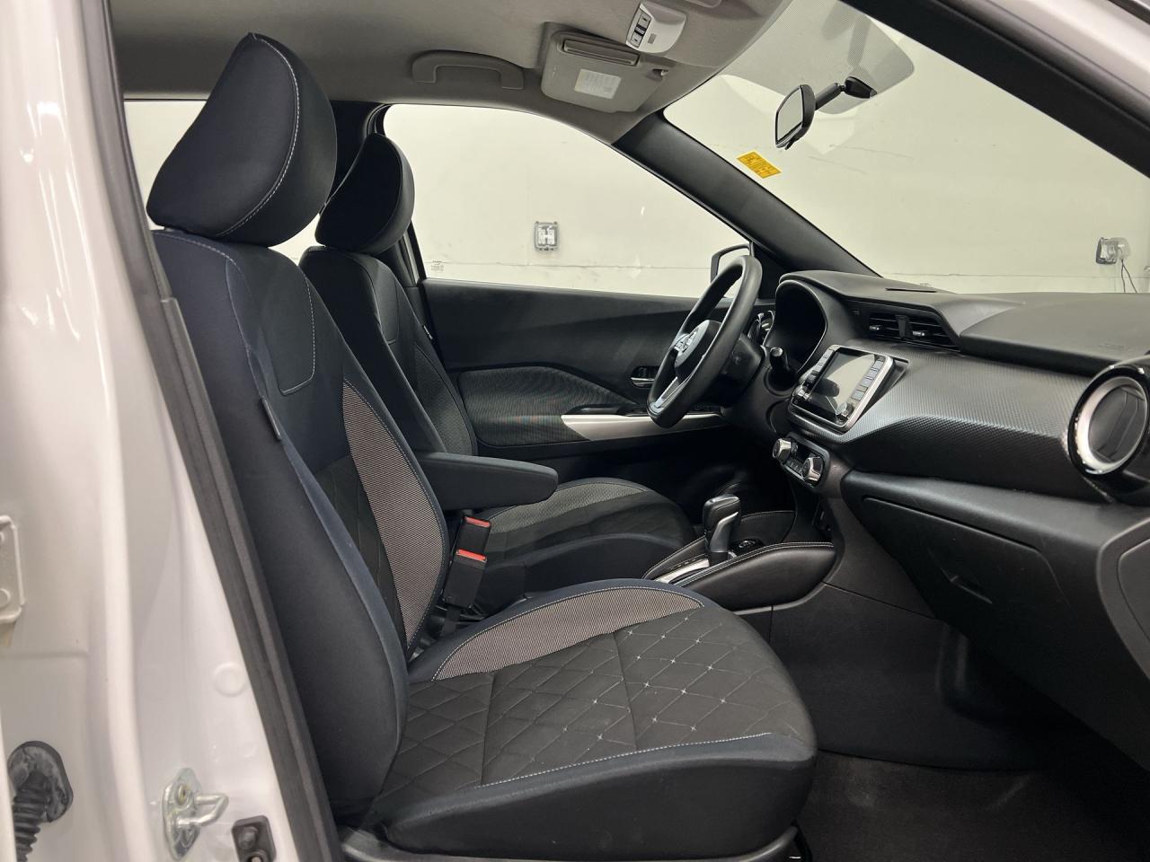 2018 Nissan Kicks SV AWD | ONLY 56,000KMS! | HTD SEATS | CARPLAY Photo