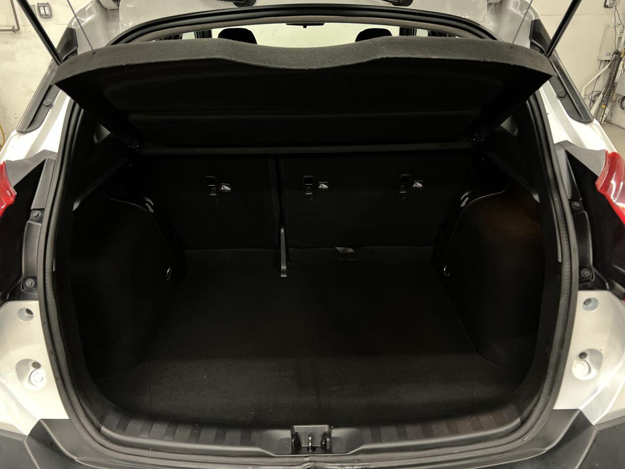 2018 Nissan Kicks SV AWD | ONLY 56,000KMS! | HTD SEATS | CARPLAY Photo