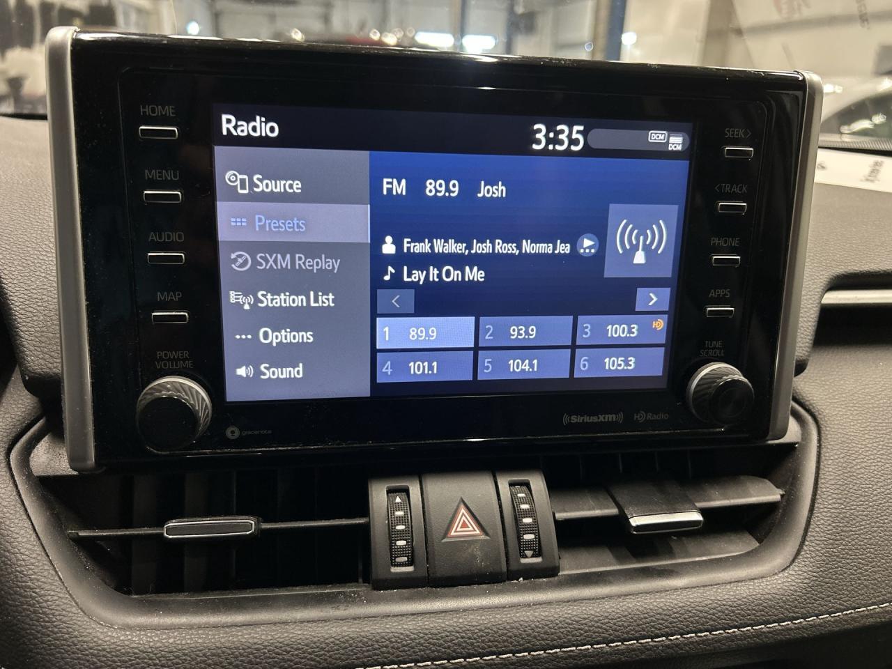 2020 Toyota RAV4 XLE PREMIUM AWD | HTD LEATHER | SUNROOF | CARPLAY Photo