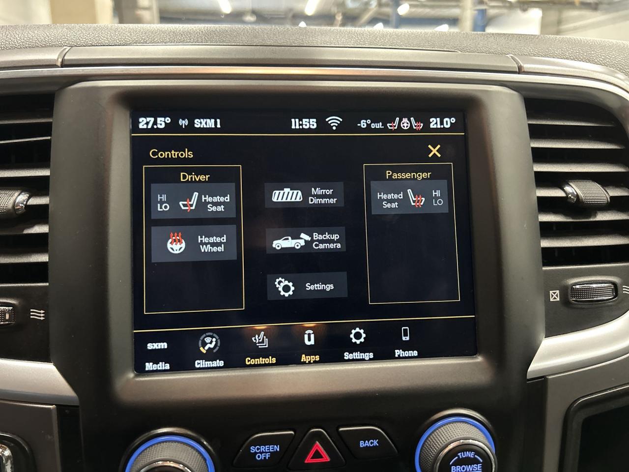 2021 RAM 1500 Classic ONLY 41,000KMS | 4X4 HEMI V8 | HTD SEATS | CARPLAY Photo