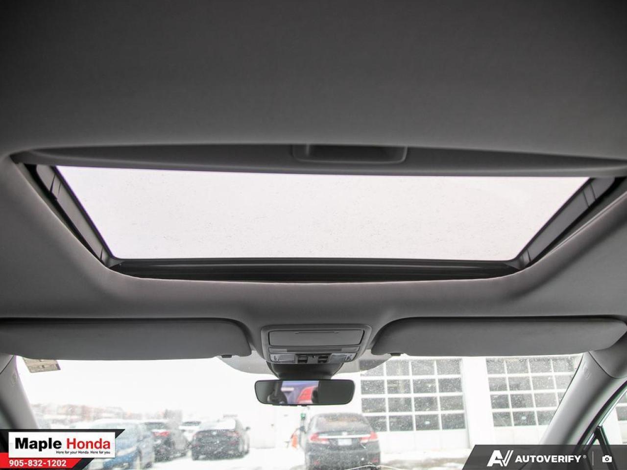 2022 Honda Odyssey Leather Seats| Sunroof| Navigation| Front and Rear Photo