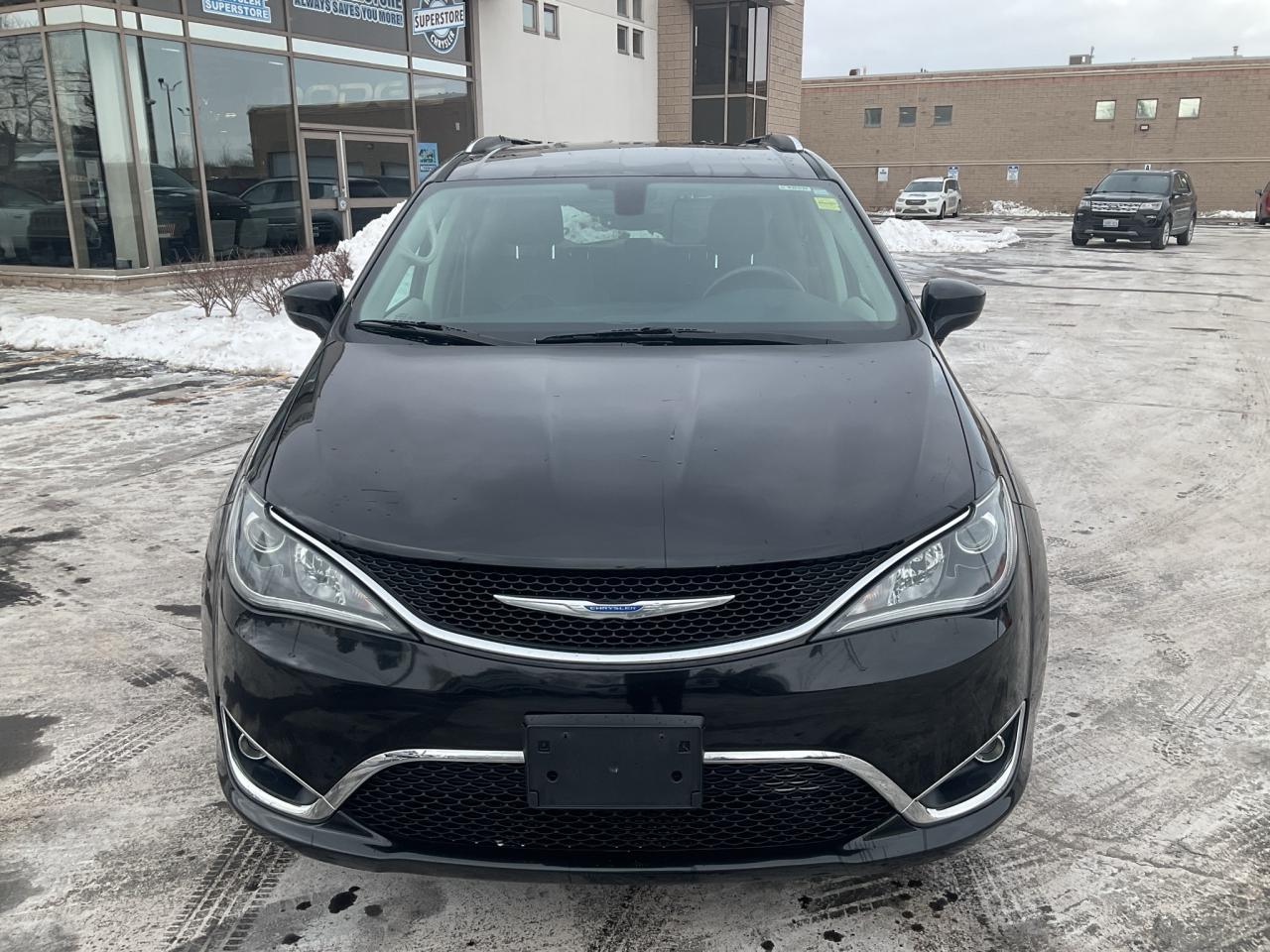 2018 Chrysler Pacifica NAV / POWER SLIDING DOORS / REMOTE START Photo