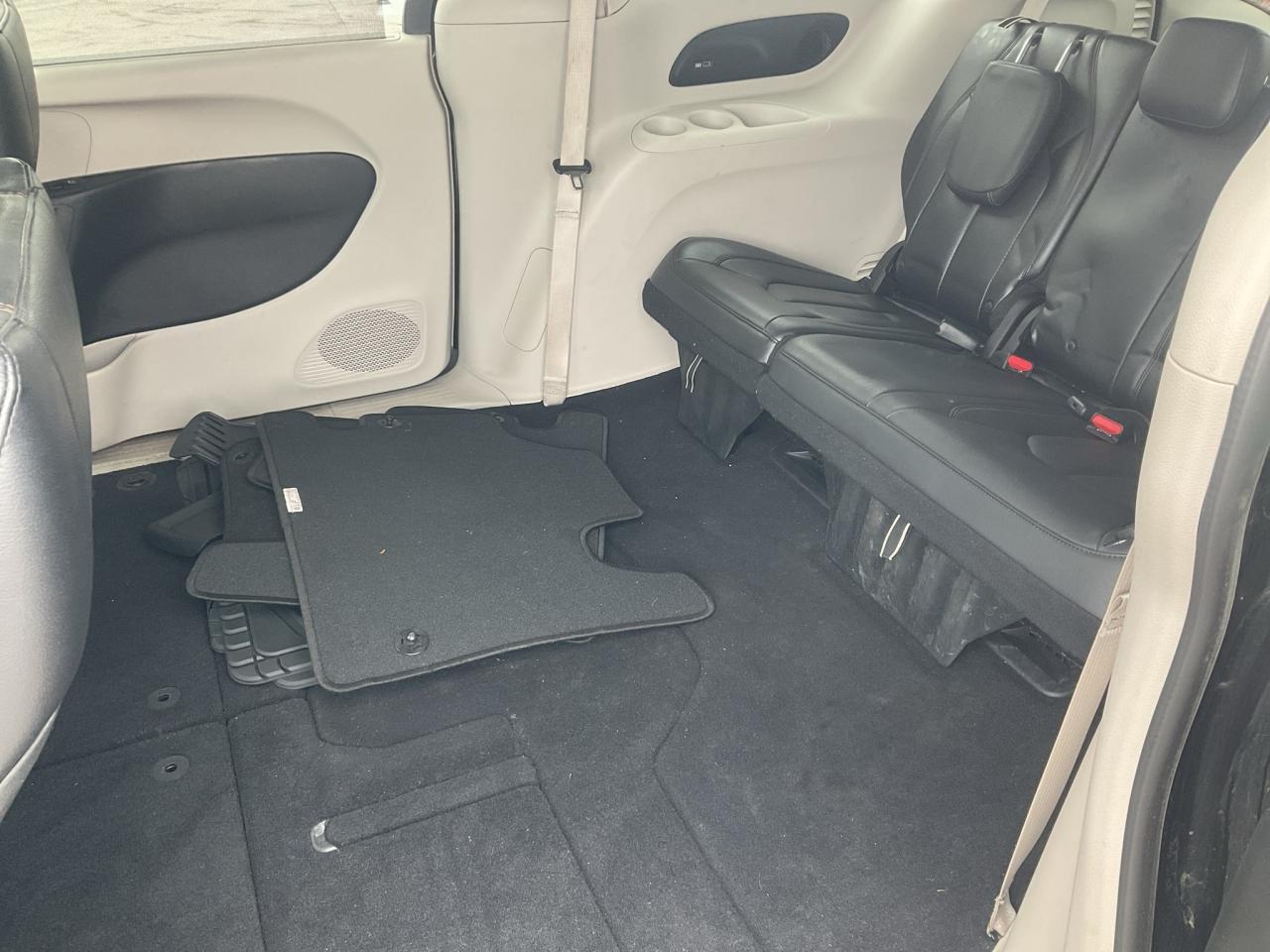2018 Chrysler Pacifica NAV / POWER SLIDING DOORS / REMOTE START Photo