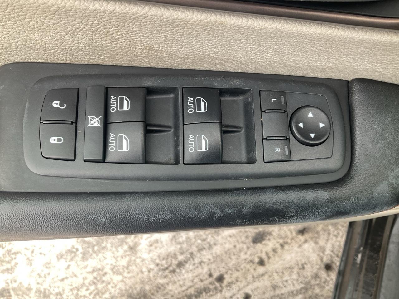 2018 Chrysler Pacifica NAV / POWER SLIDING DOORS / REMOTE START Photo