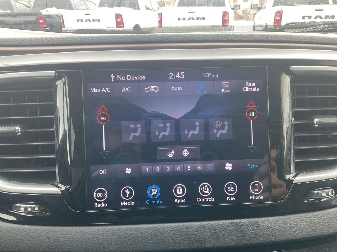 2018 Chrysler Pacifica NAV / POWER SLIDING DOORS / REMOTE START Photo