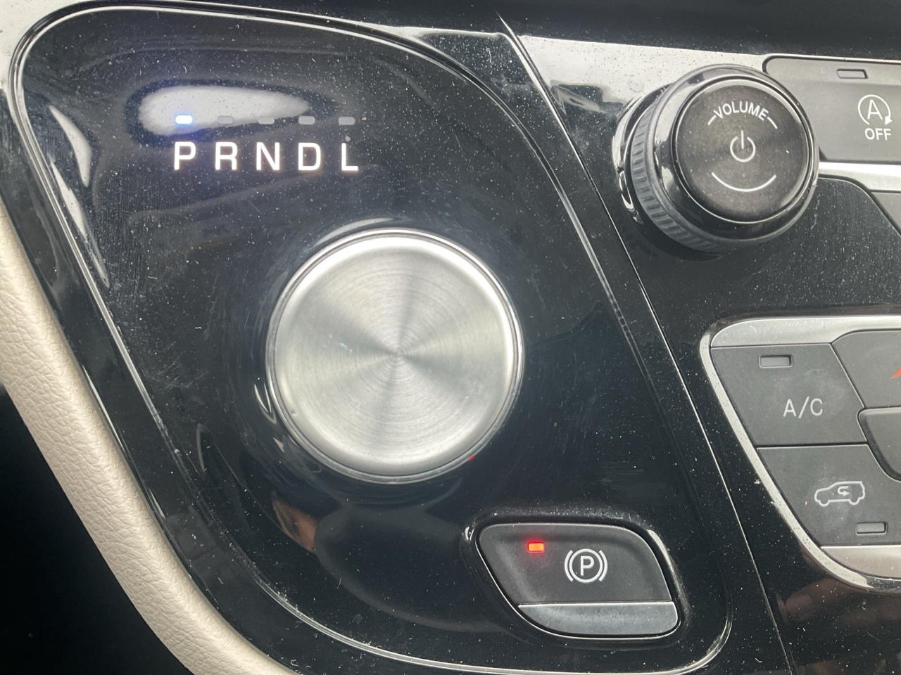 2018 Chrysler Pacifica NAV / POWER SLIDING DOORS / REMOTE START Photo