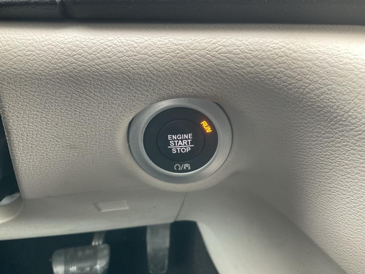 2018 Chrysler Pacifica NAV / POWER SLIDING DOORS / REMOTE START Photo