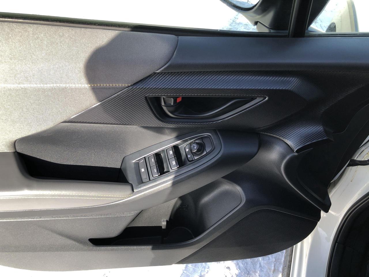 2024 Subaru XV Crosstrek Onyx ONYX, EYSIGHT, 182 HP, ROOF, HTD.SEATS, BK.CA Photo