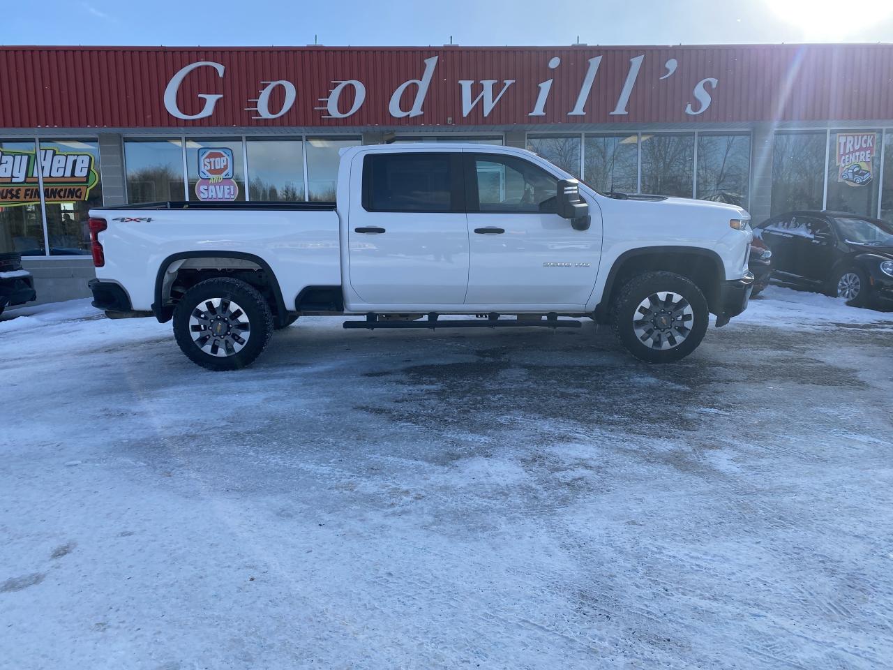 Used 2023 Chevrolet Silverado 2500 HD CUSTOM, CLEAN CARFAX, 6.6L GAS, BACK UP CAMERA! for sale in London, ON